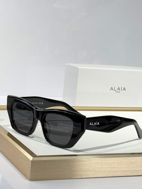 Picture of Alaia Sunglasses _SKUfw75047127fw